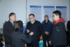 <b>、中国工程院院士张立群</b>