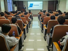 <b>本次以“飞机及航空策动机发述”为从题</b>